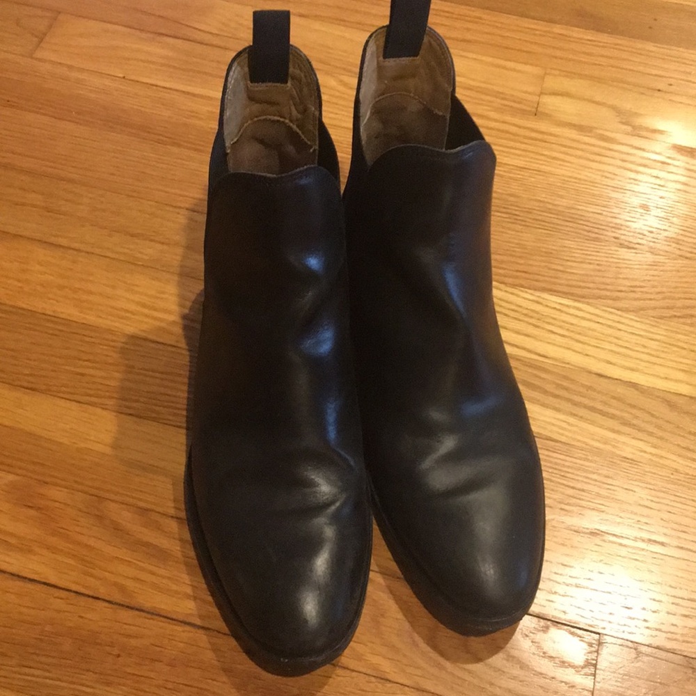 Everlane Chelsea Boots size 8